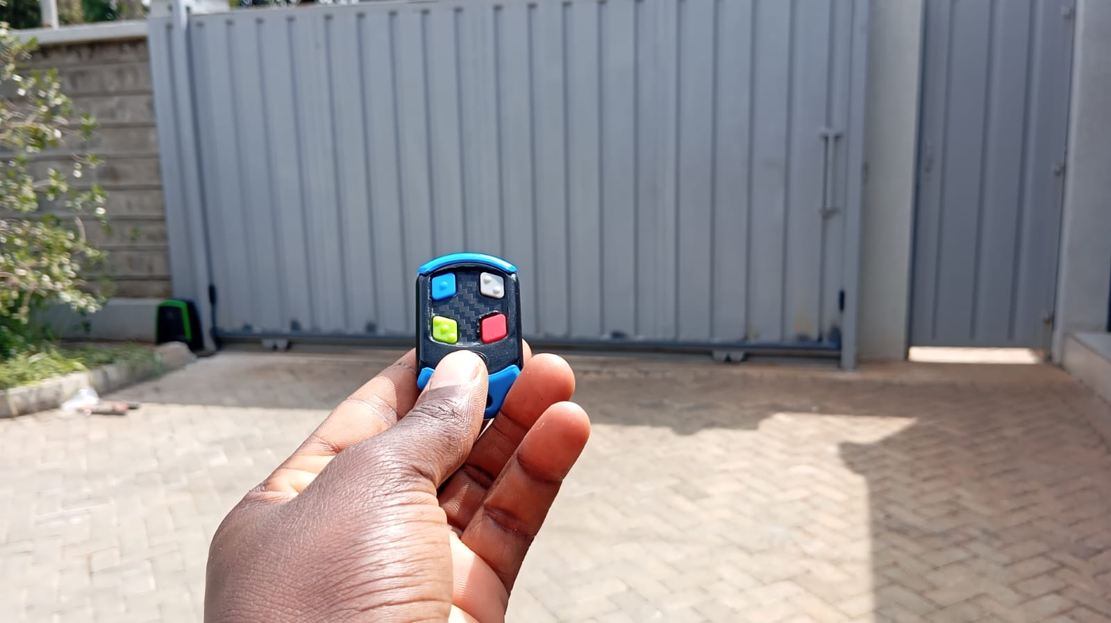 Gate remote commissioned and handed over